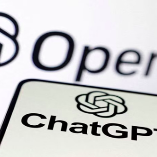 Chinese AI App DeepSeek Surpasses ChatGPT in US App Store